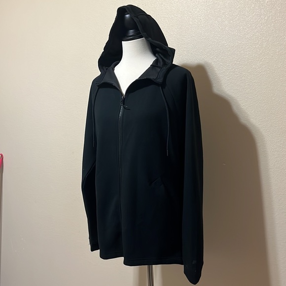 Russel - Picture 2 of 6